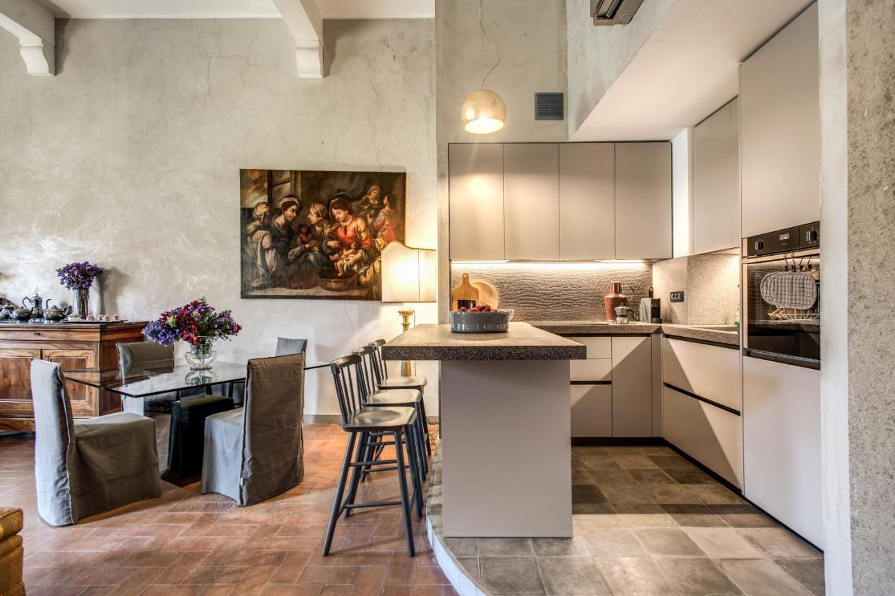 Wonderful With Balcony In Piazza Margana * Rome