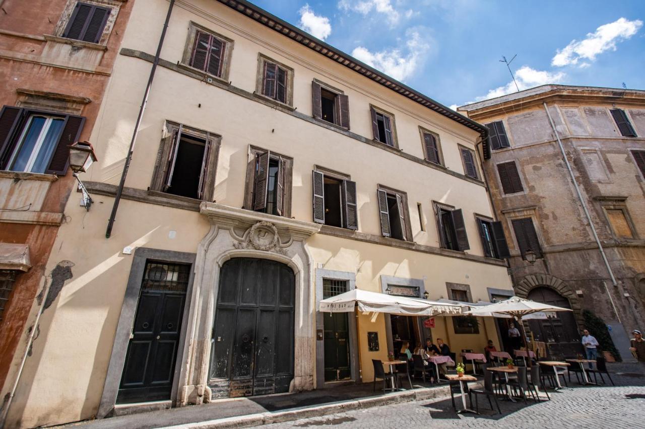 Wonderful With Balcony In Piazza Margana Apartment