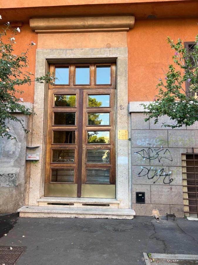 Lovely Art 2 Bedroom Flat Next To Metro Station Lodi Apartment Rome