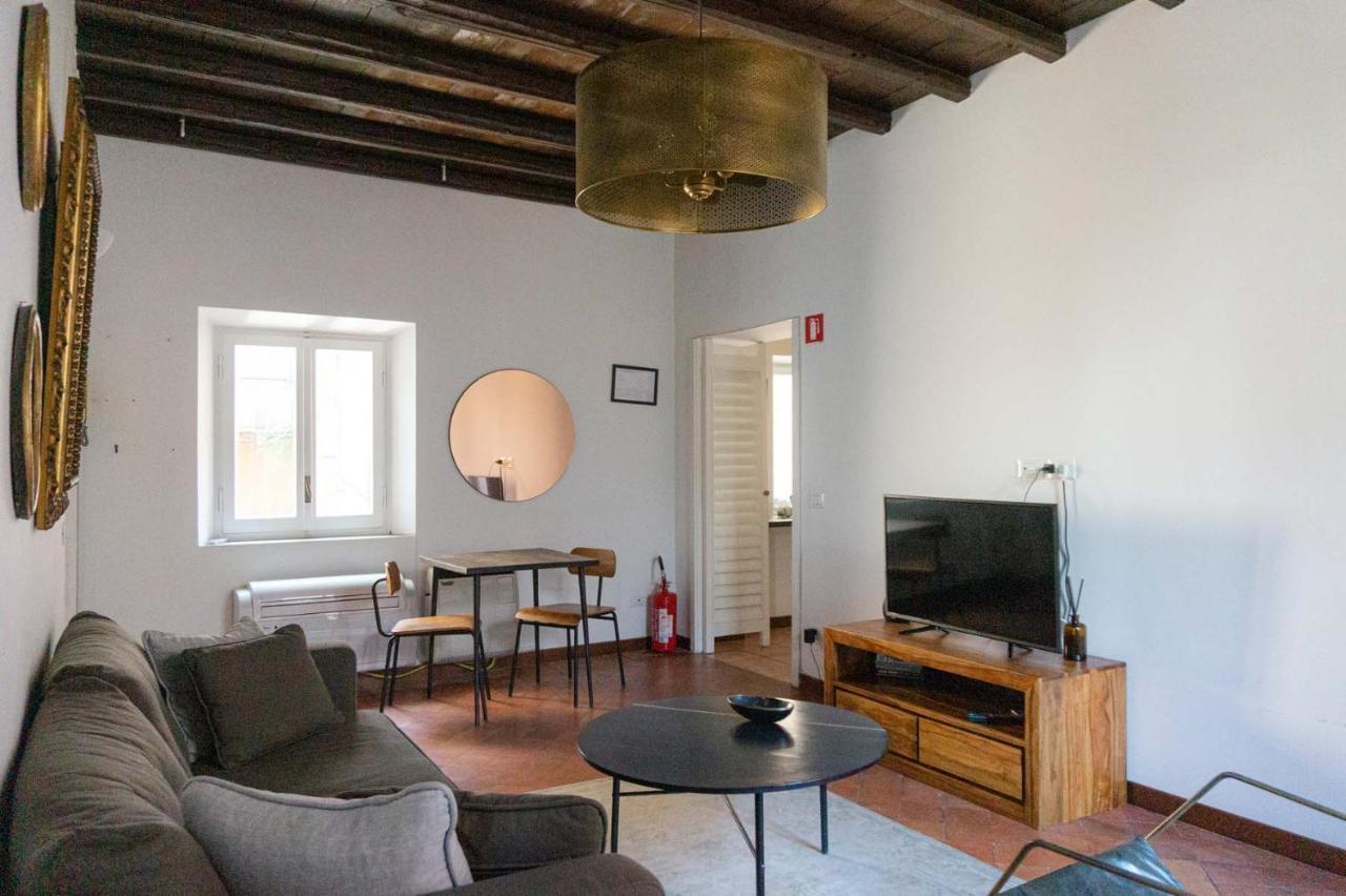 Cozy Flat Near Castel S. Angelo * Rome