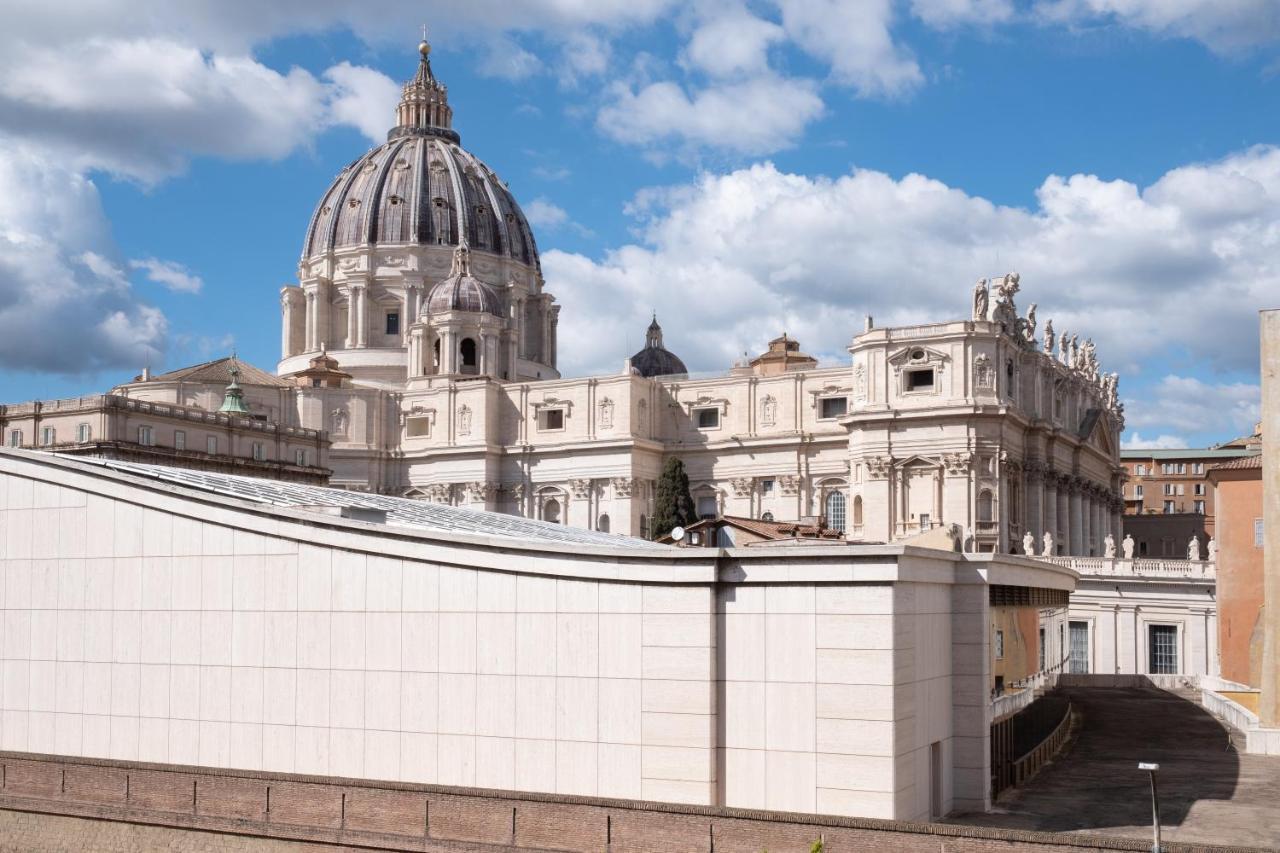 New With Amazing View Of S Peter's Dome Rome