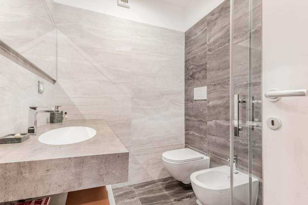 Luxury Front Of Cavalieri Hilton Roma