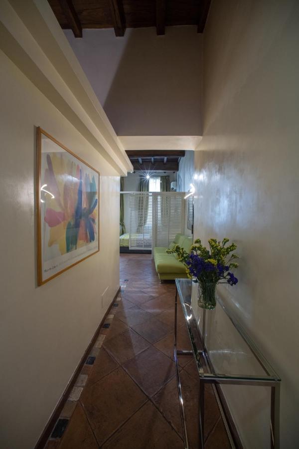 Vittoria House *