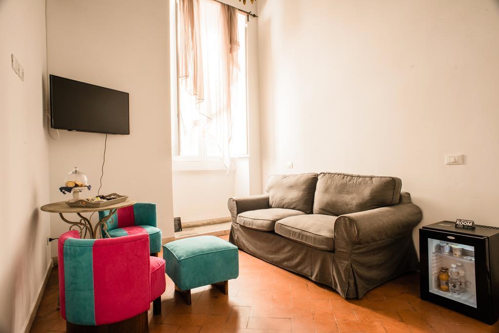 Flowers Apartments Guest house Rome