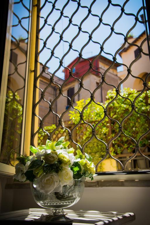 Flowers Apartments Guest house