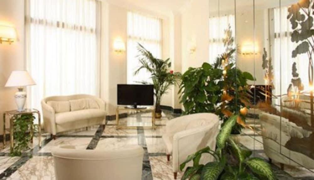 Gh San Giusto Rome