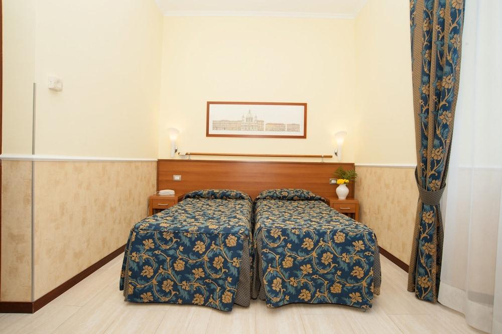 Windrose Hotel 3*