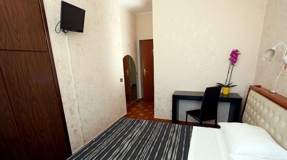Roma Room Hotel Rome