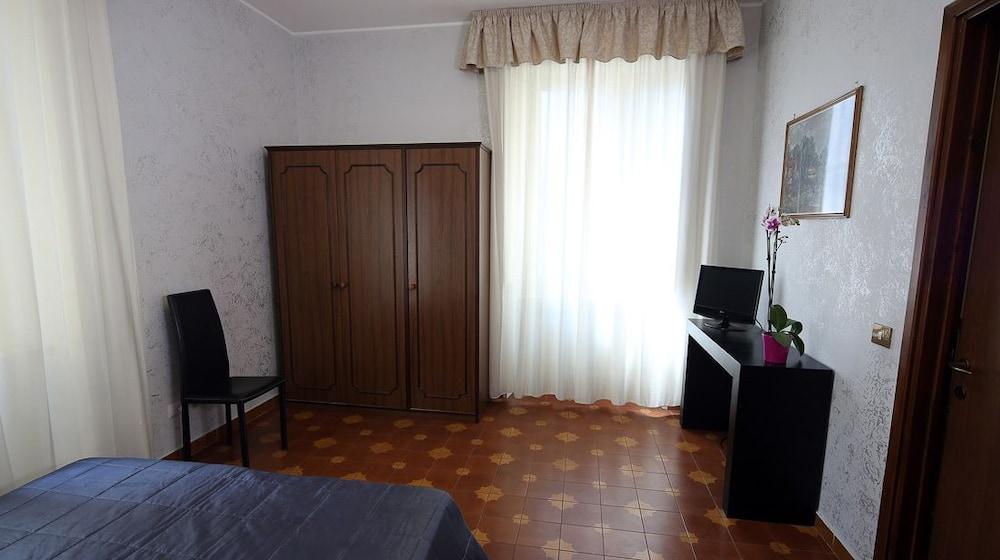 Roma Room Hotel Hotel 3*