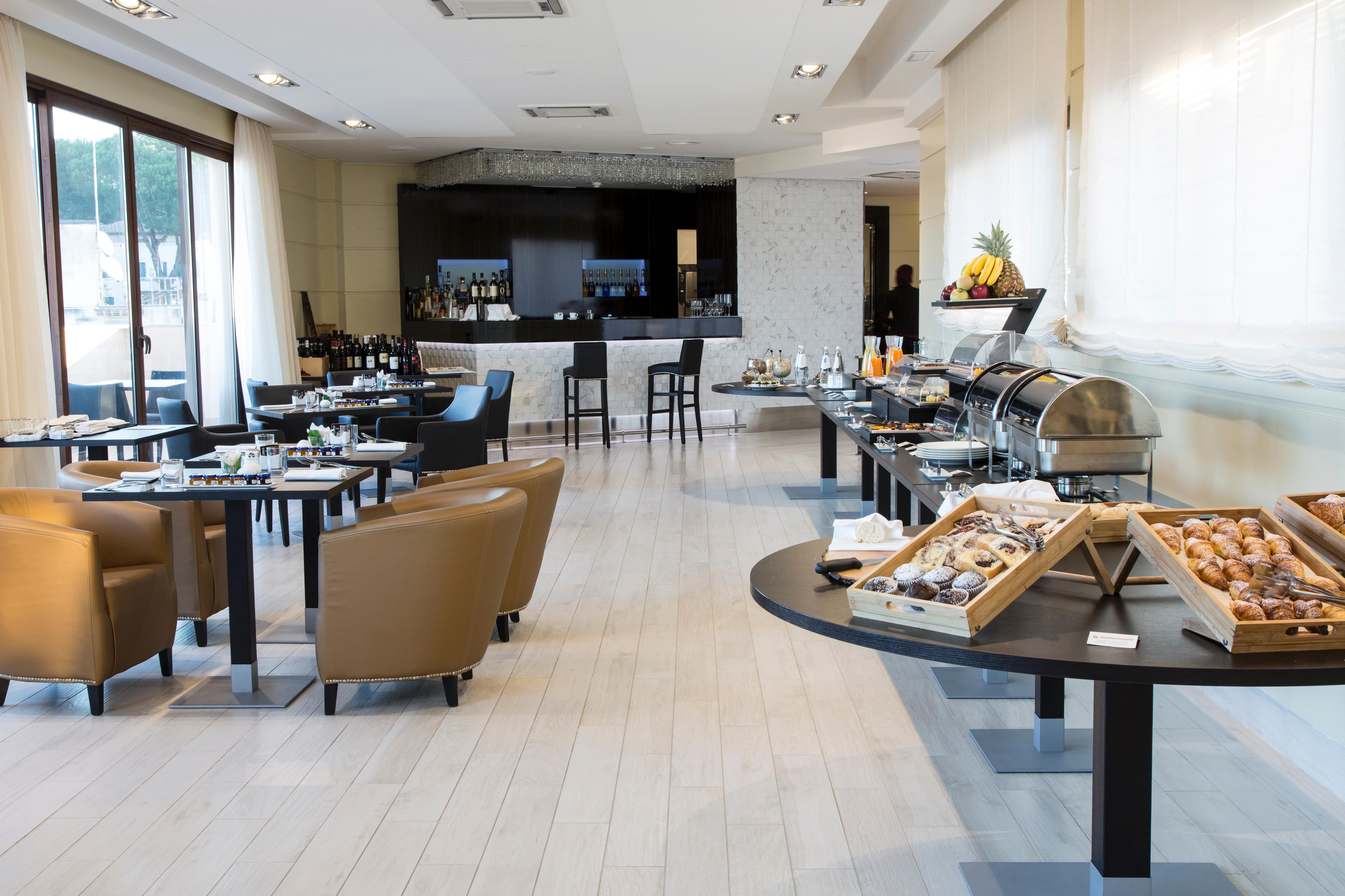 Radisson Blu Ghr Hotel 4*
