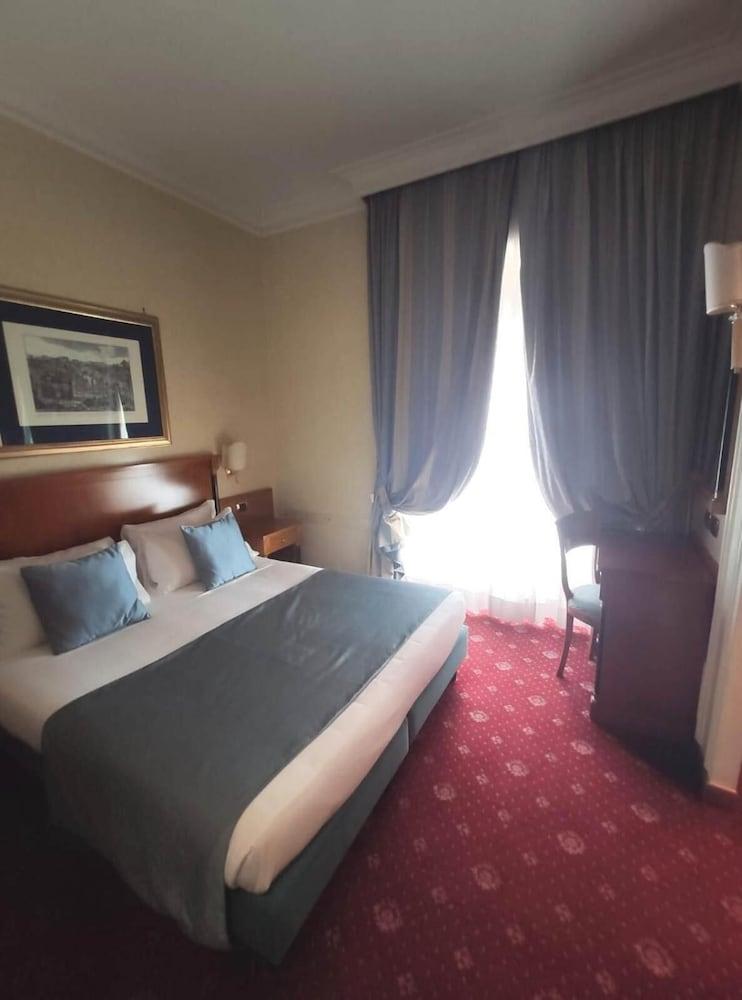 Miami Hotel 3*