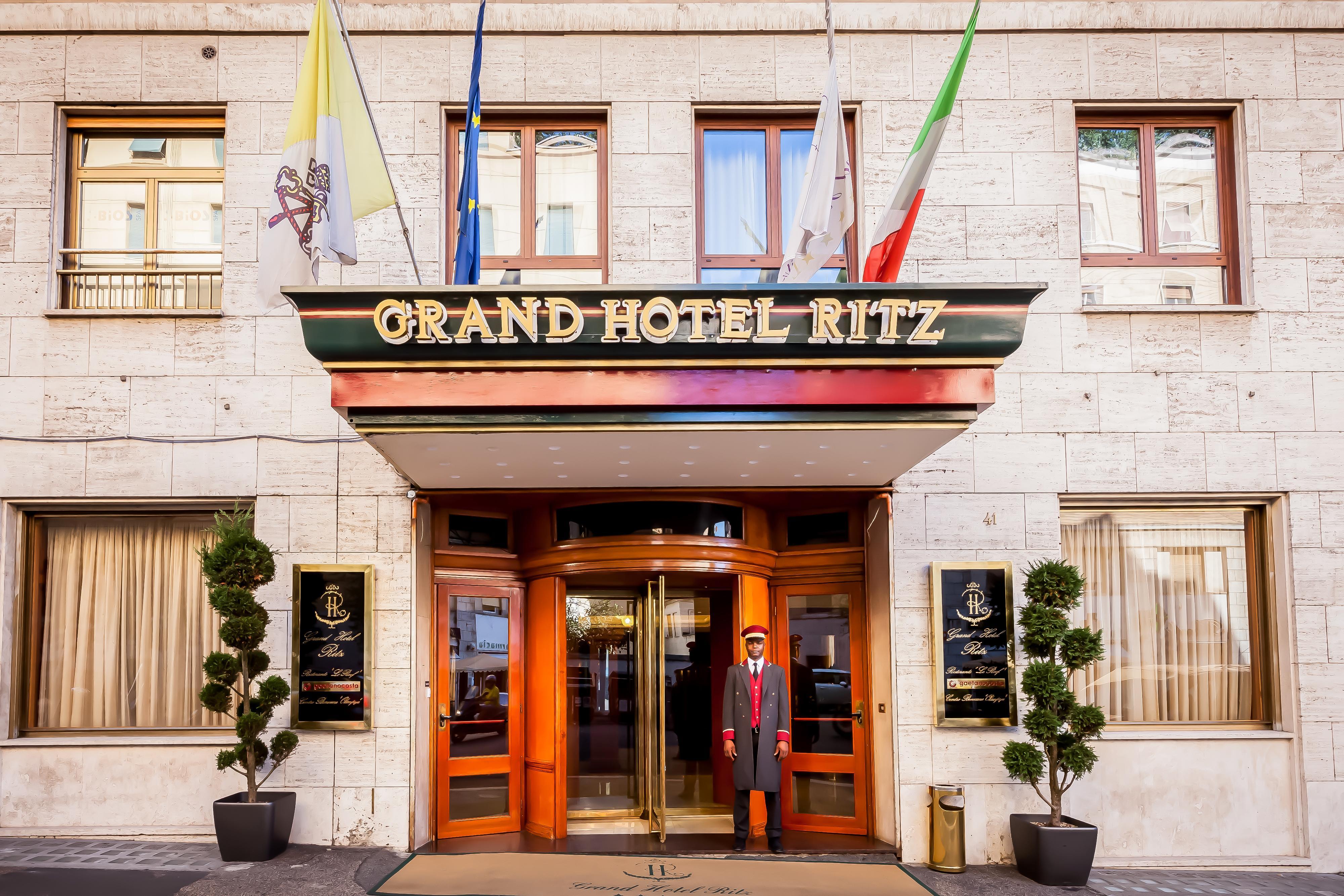 Hotel Radisson Blu Ghr 4*