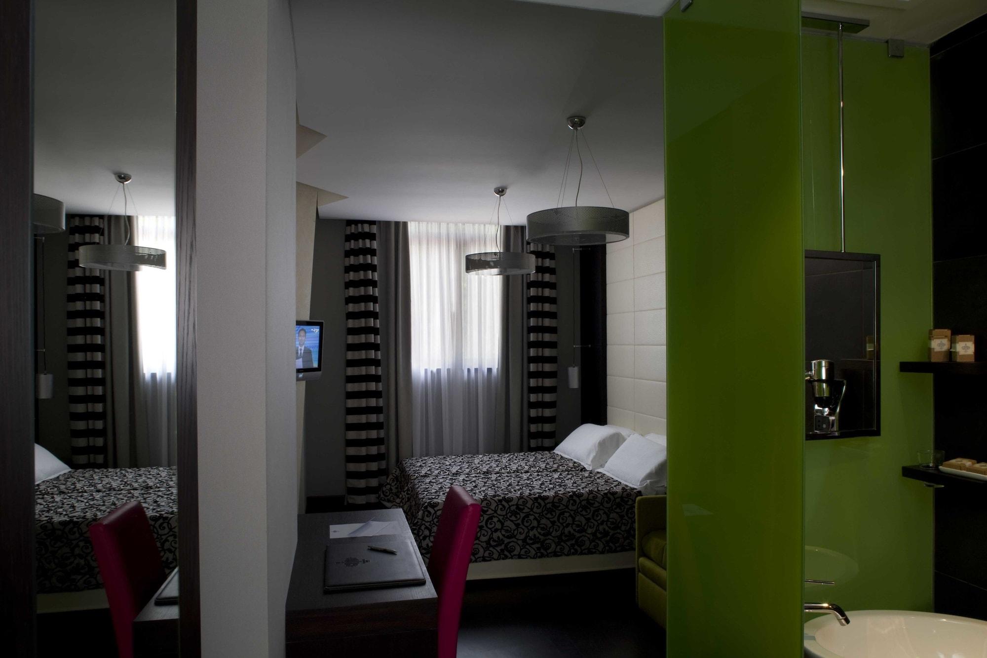 Hotel Western Cinemusic
