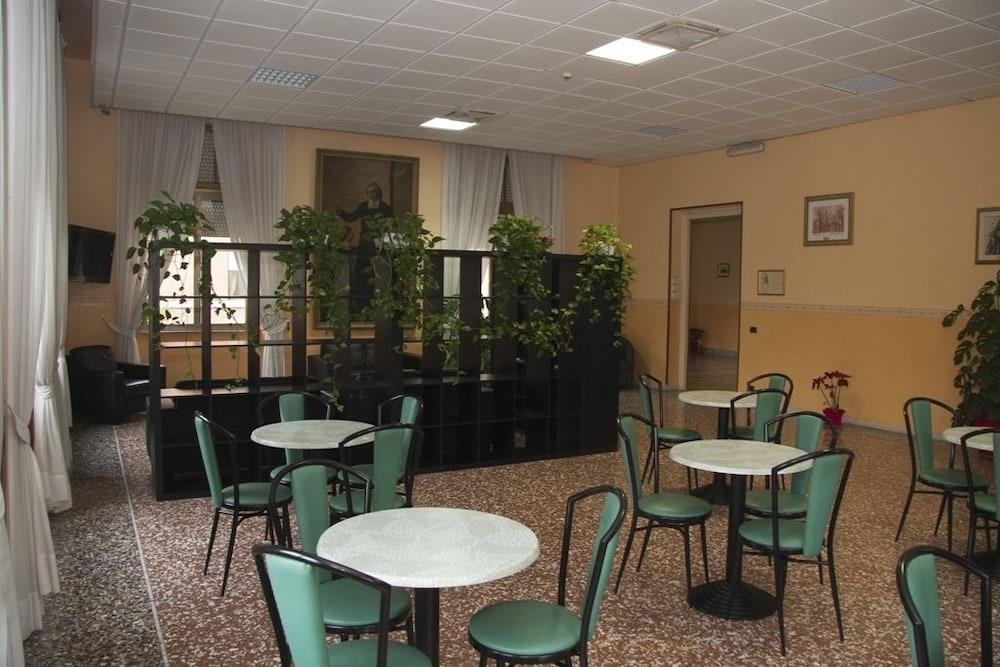 Casa La Salle - Casa Religiosa 3* Roma