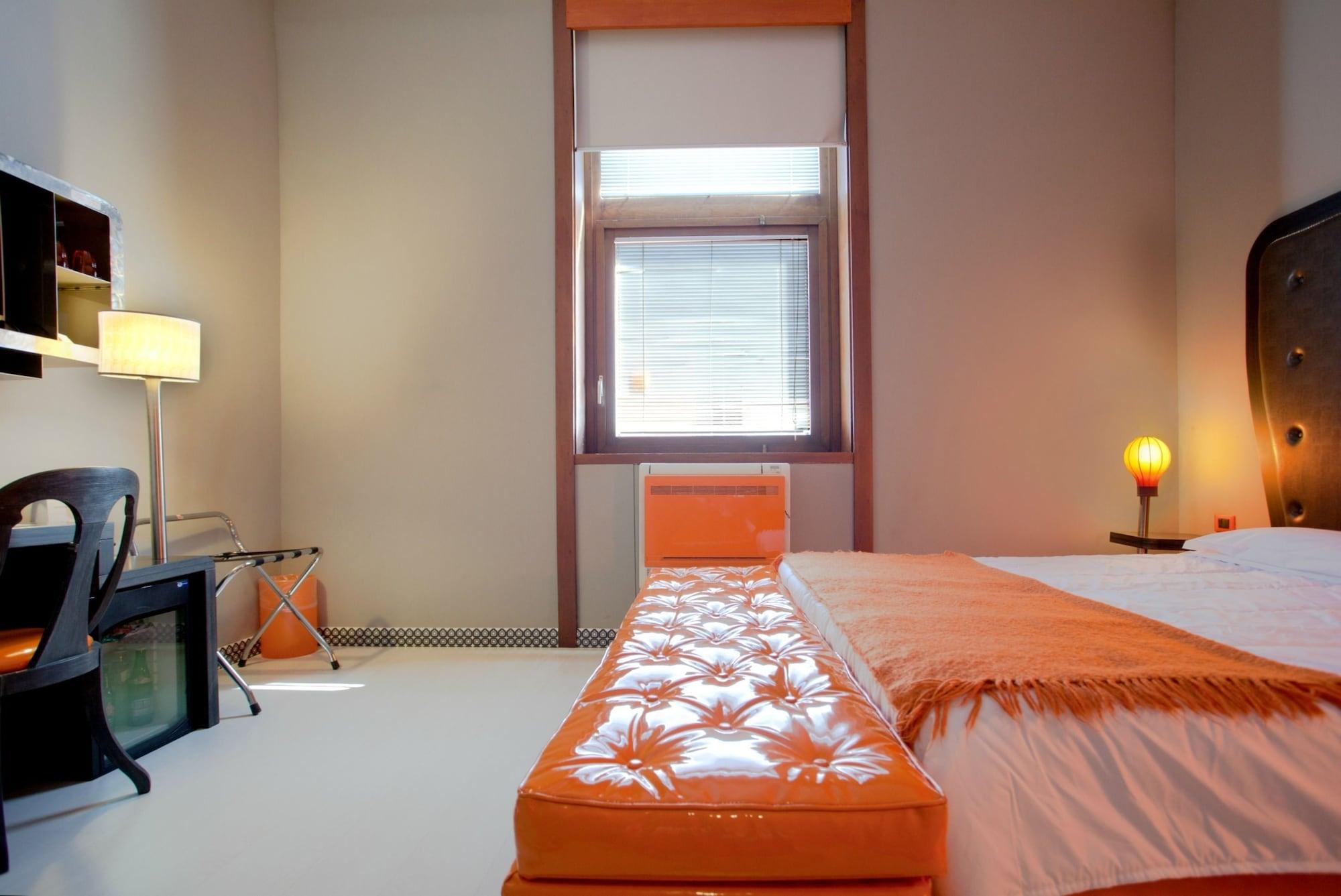 Orange Hotel 4*