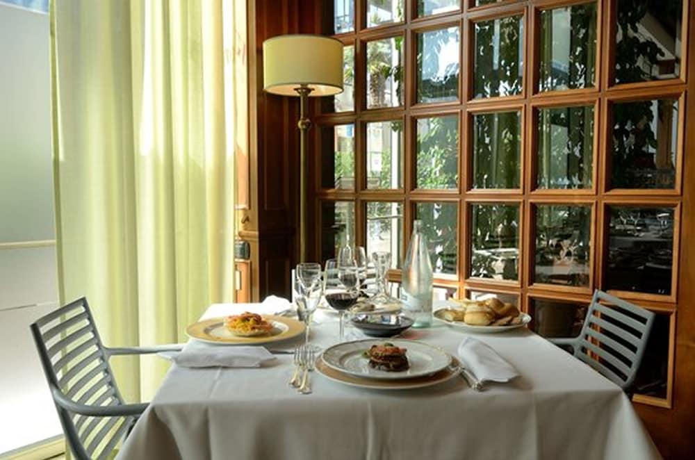 Dei Congressi Hotel 4*