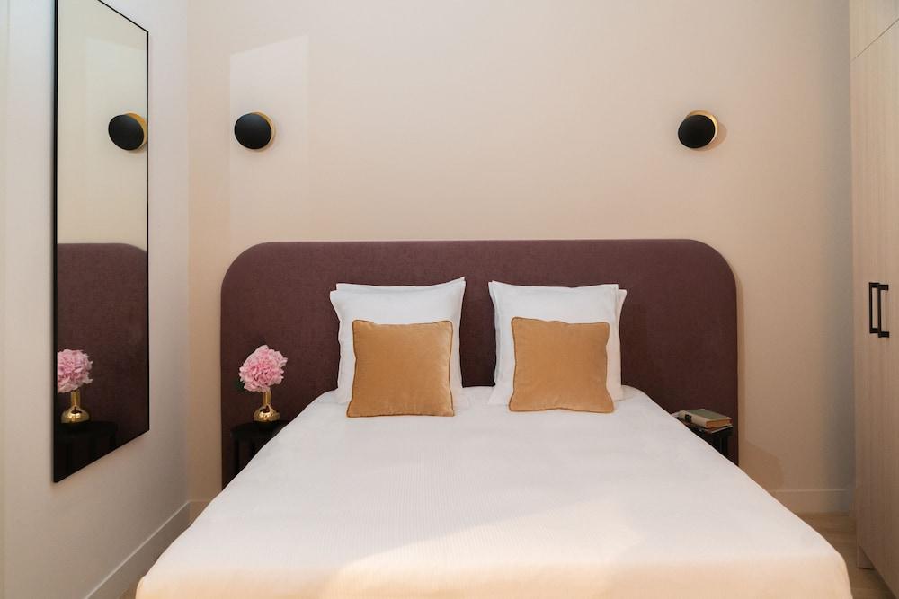 9hotel Cesari 4*
