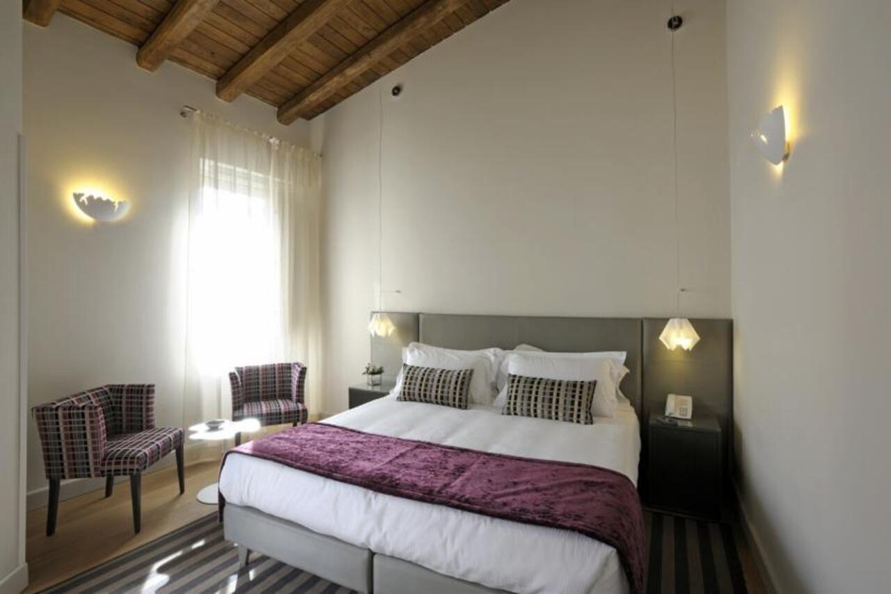 Trevi Palace Luxury Hotel 4*