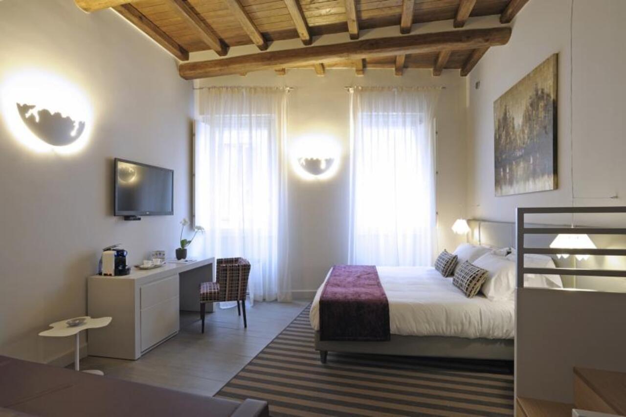 Trevi Palace Luxury 4* Rome