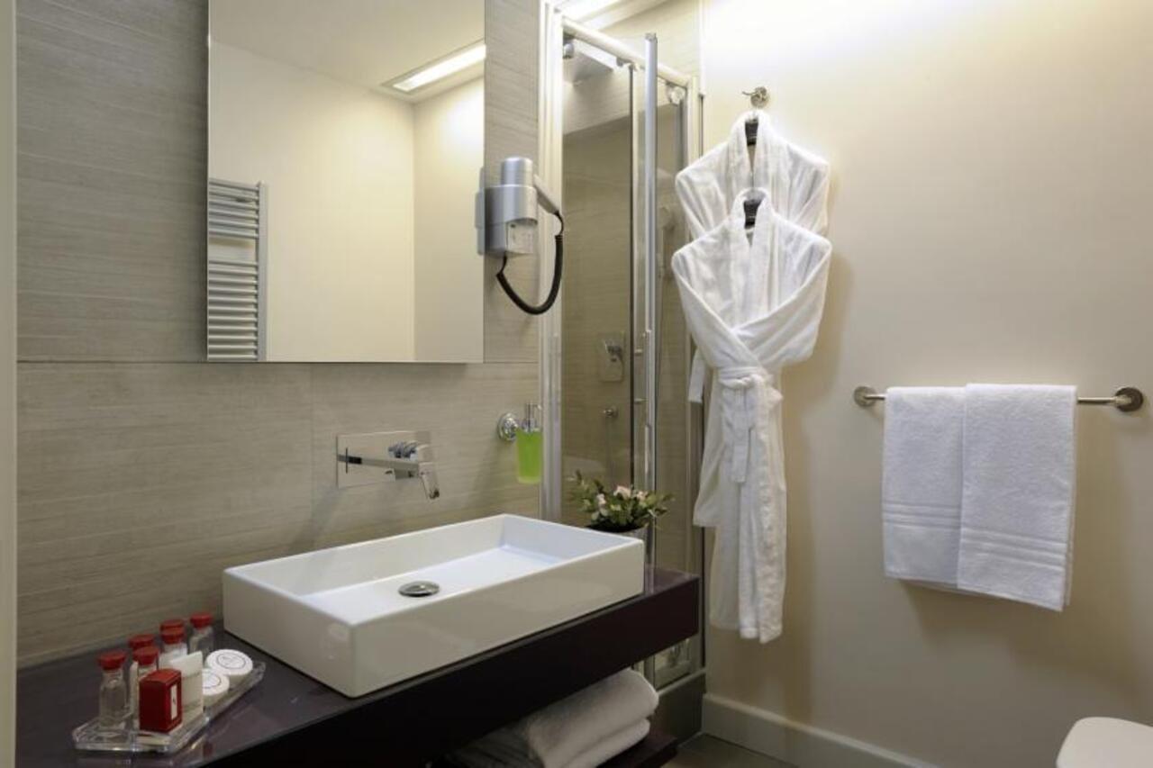 Trevi Palace Luxury Hotel Rome
