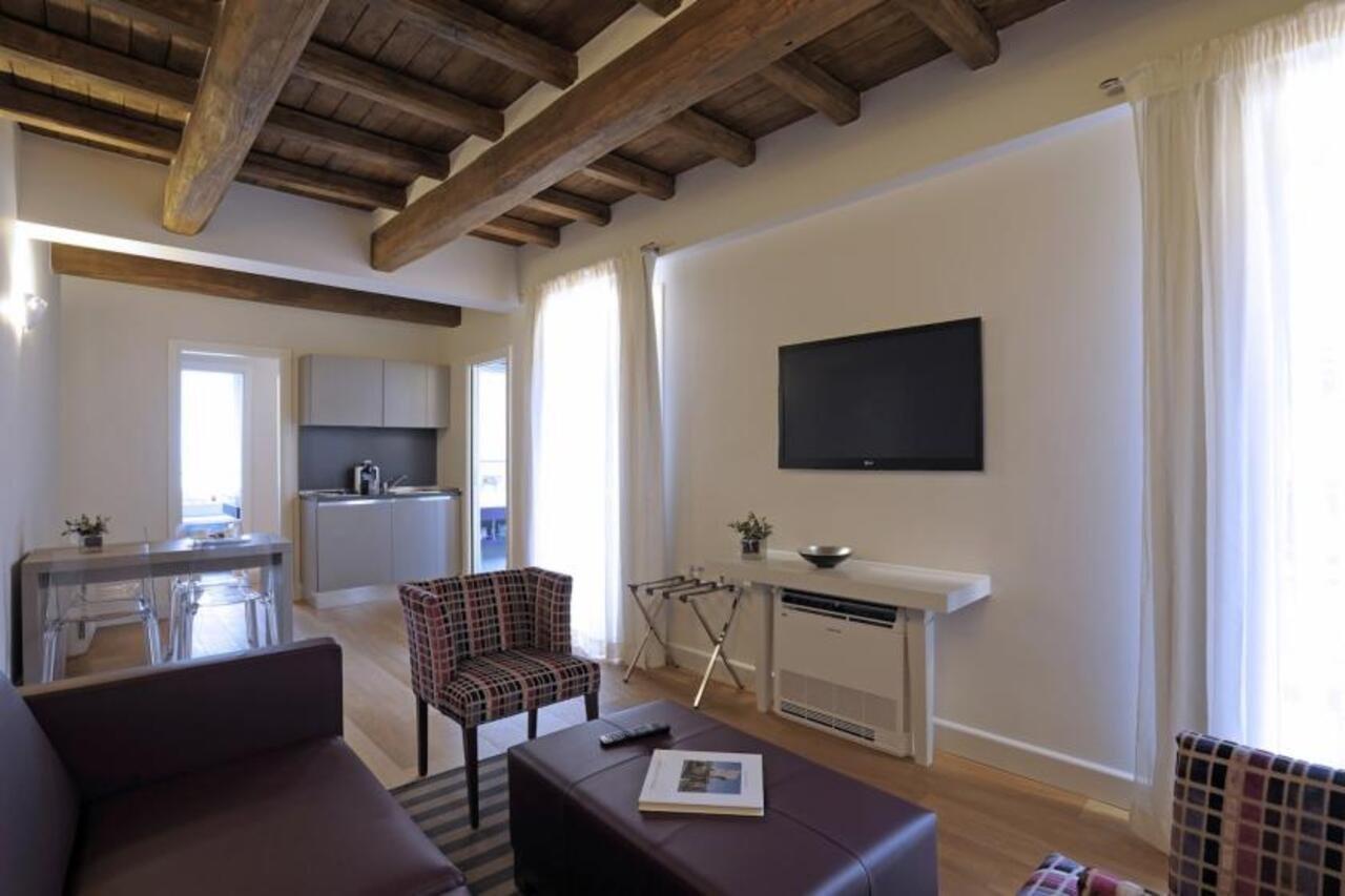 Hotel Trevi Palace Luxury Rome