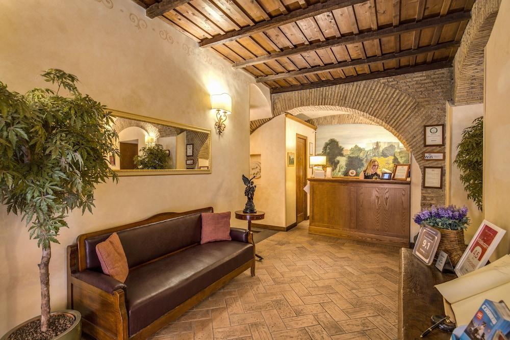 Residenza San Calisto Hotel 3*