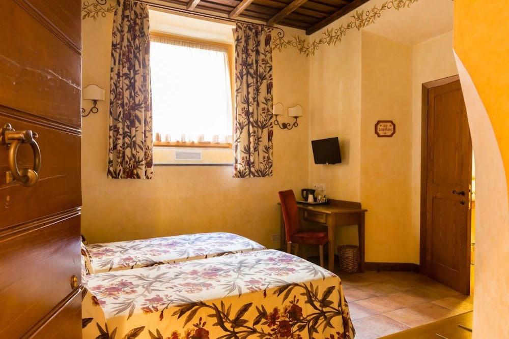 Hotel Residenza San Calisto 3*