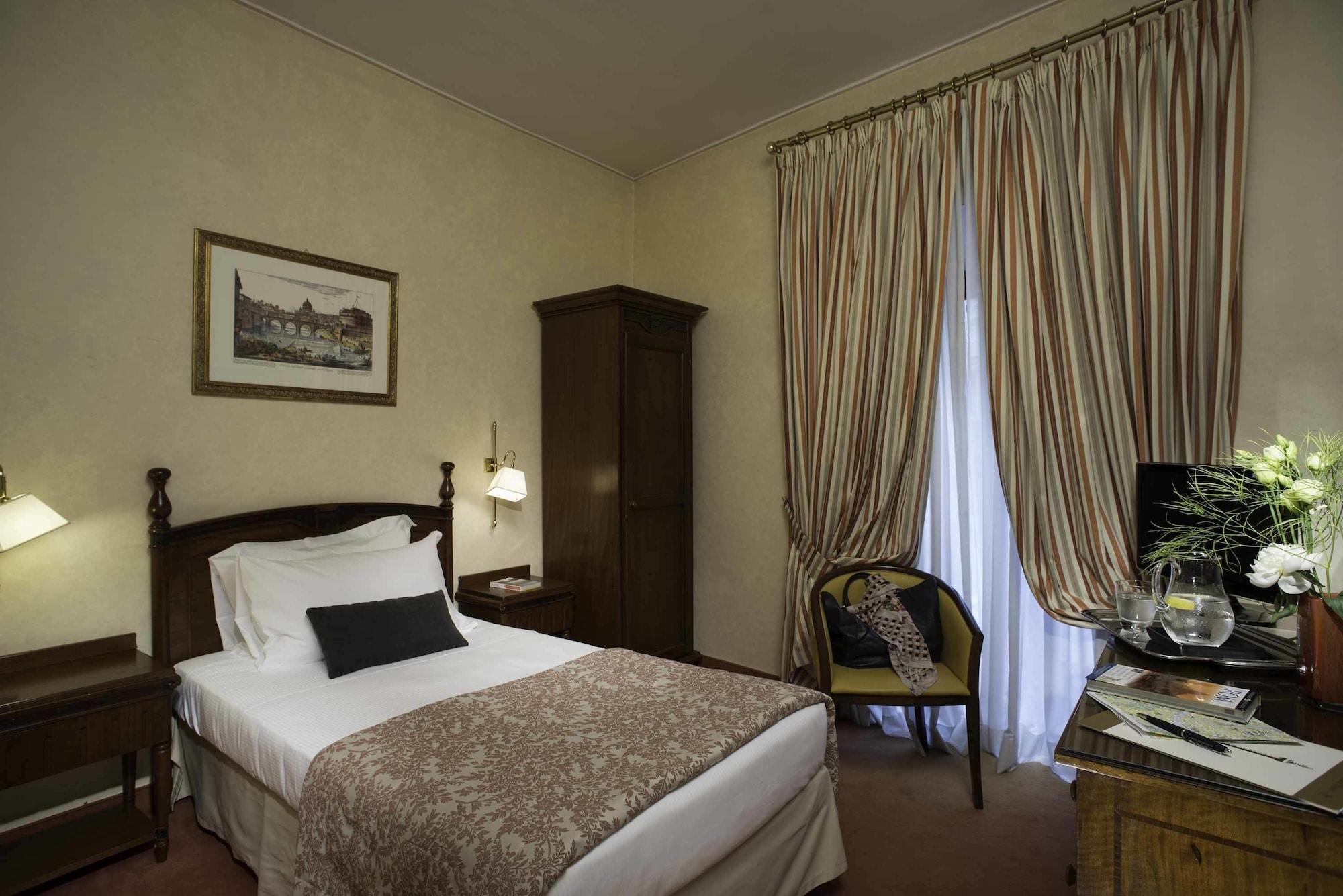 Colonna Palace 4*