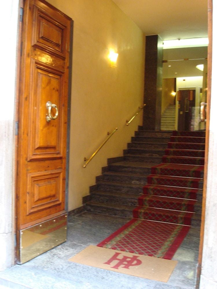 Priscilla Hotel