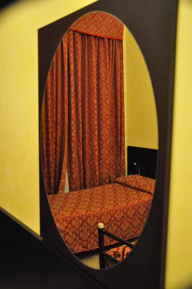 Hostel Funny Palace Rome