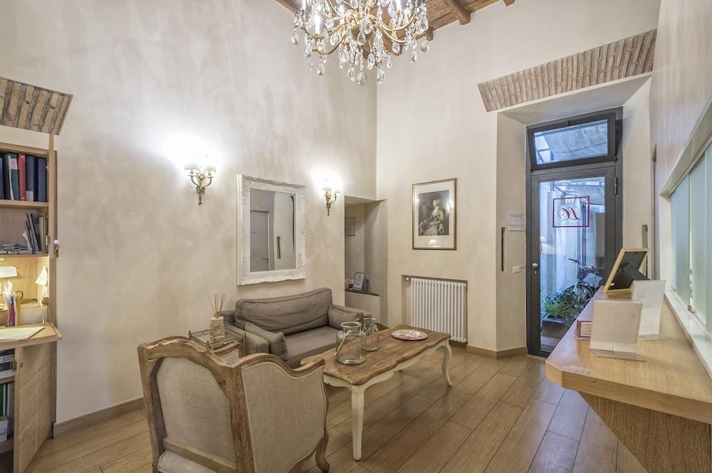 Little Queen Bed & Breakfast 3*
