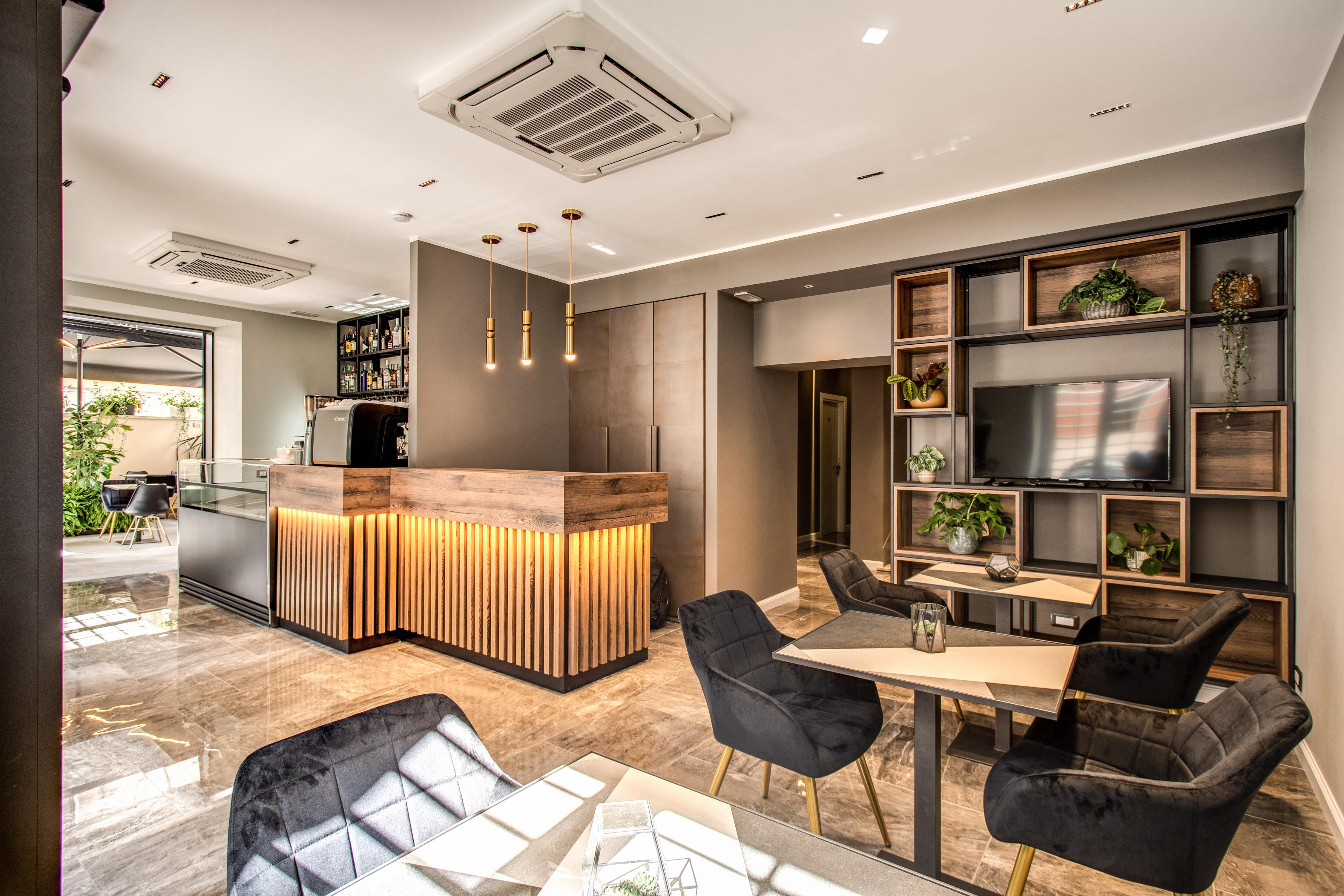 Apollo Boutique 4*