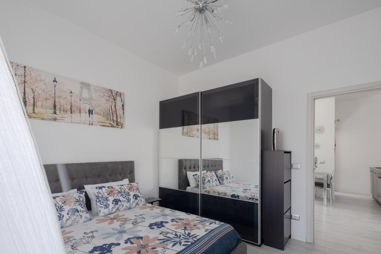 Apartamento Per 4, Metro C Alessandrino, Wi-fi, A/c *