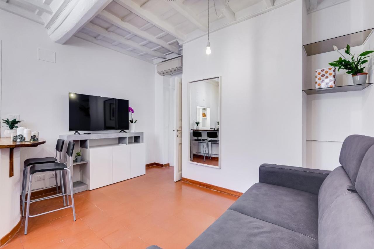 Apartment Pigna Rome