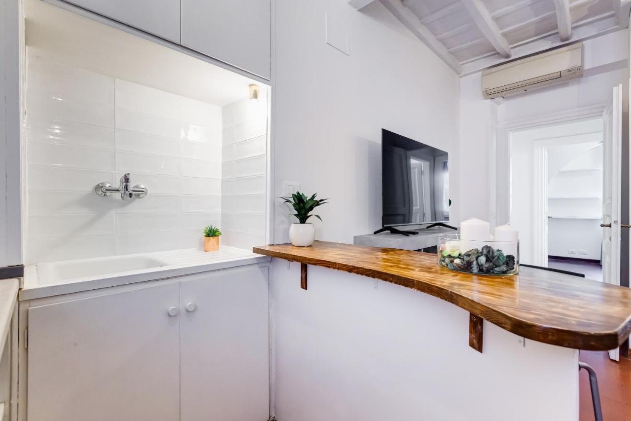 Apartment Pigna Rome