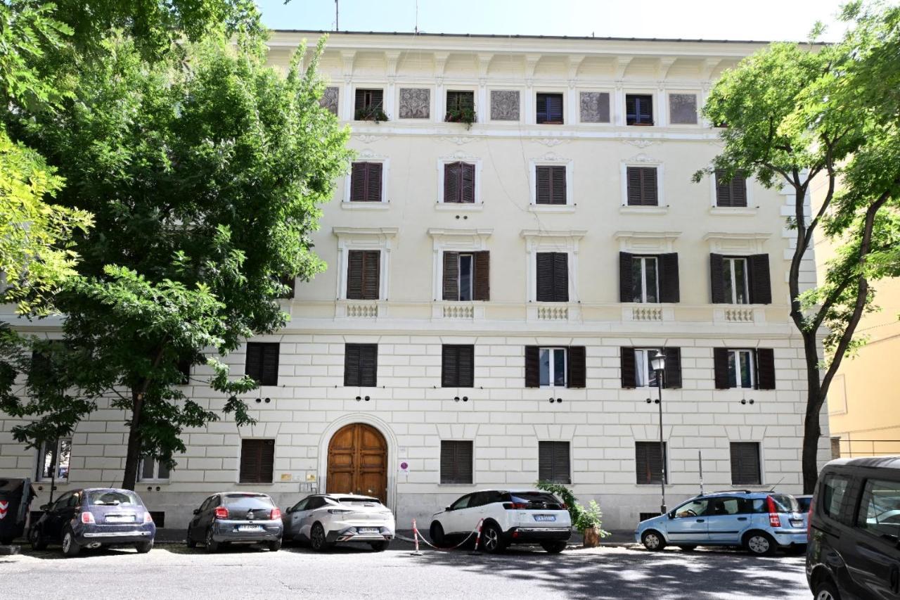 Apartment Vatican Design *