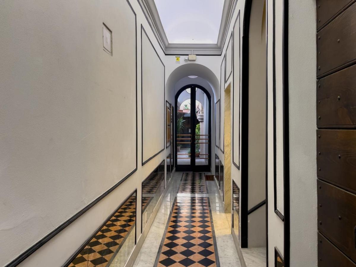 The Best Rent Spacious In Barberini Area Apartment
