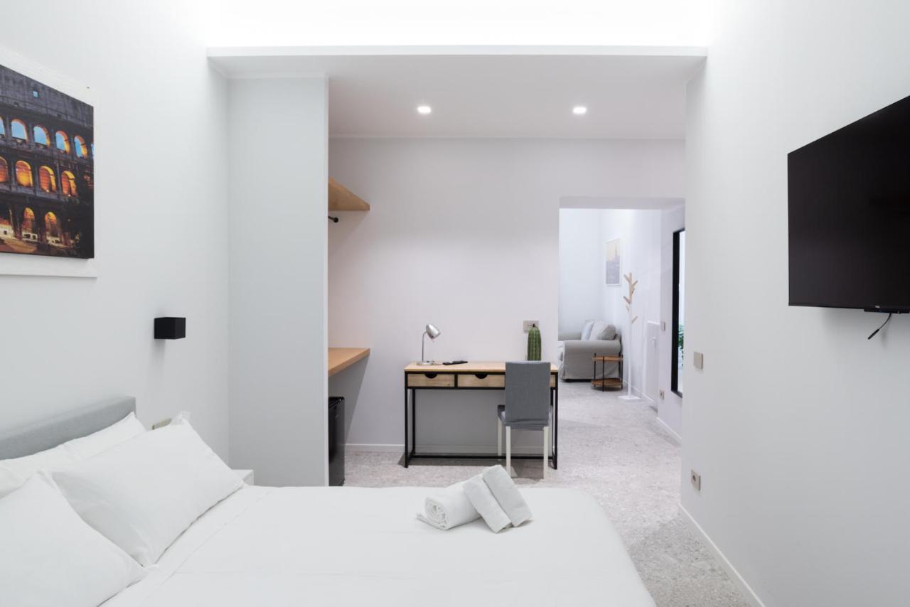 White And Hotel Rome