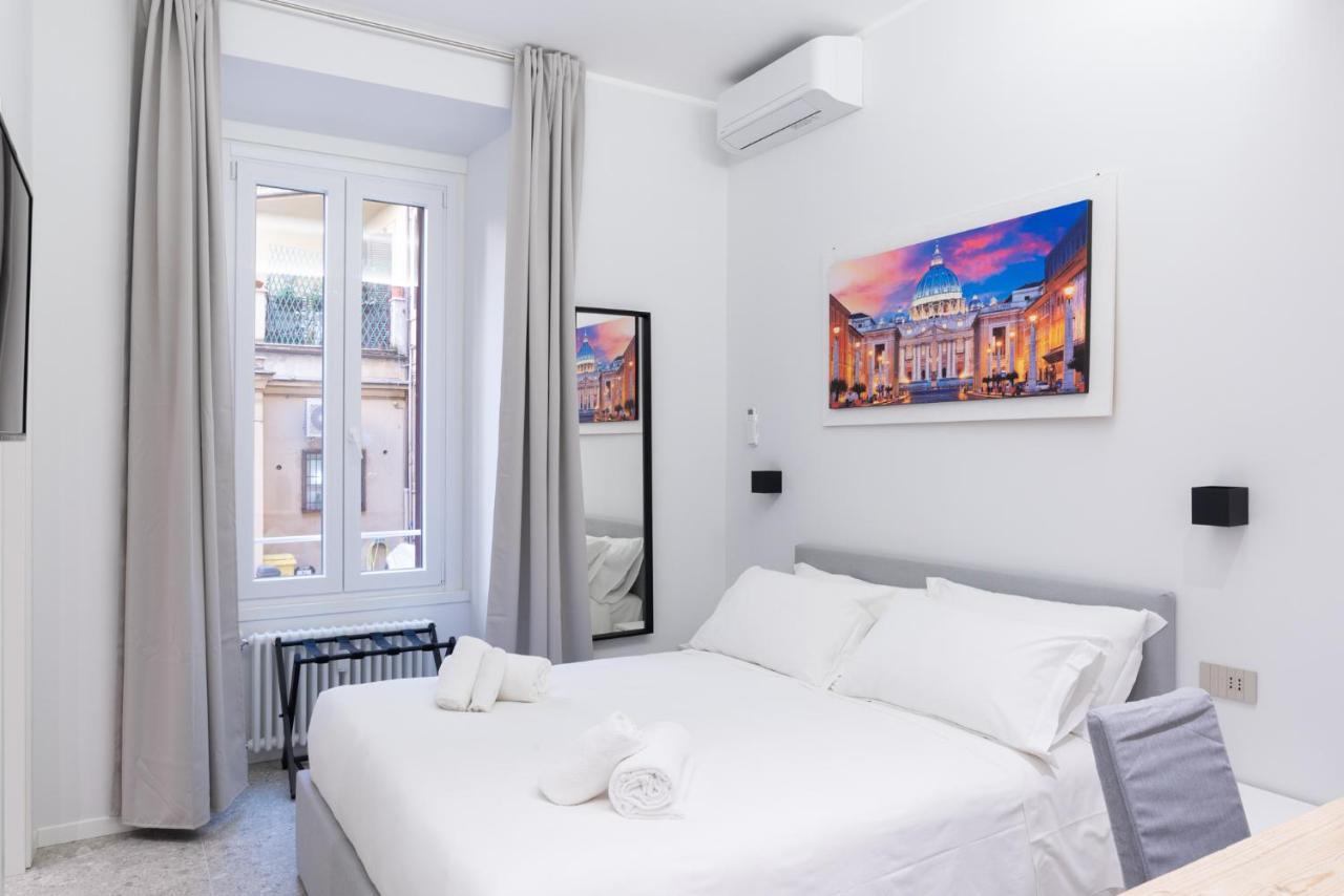 Hotel White And Rome