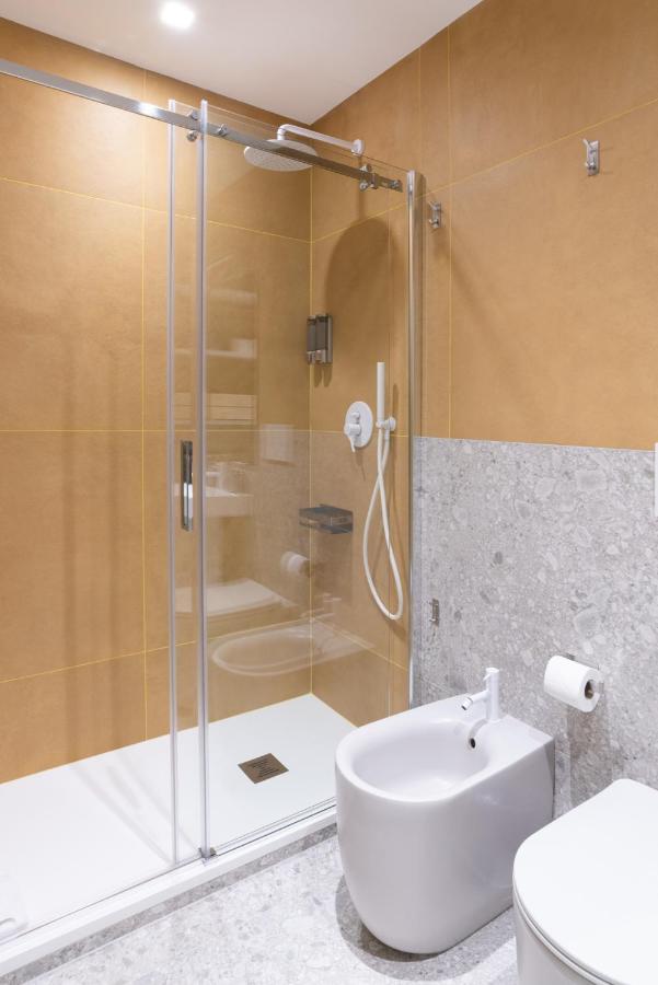 Hotel White And
