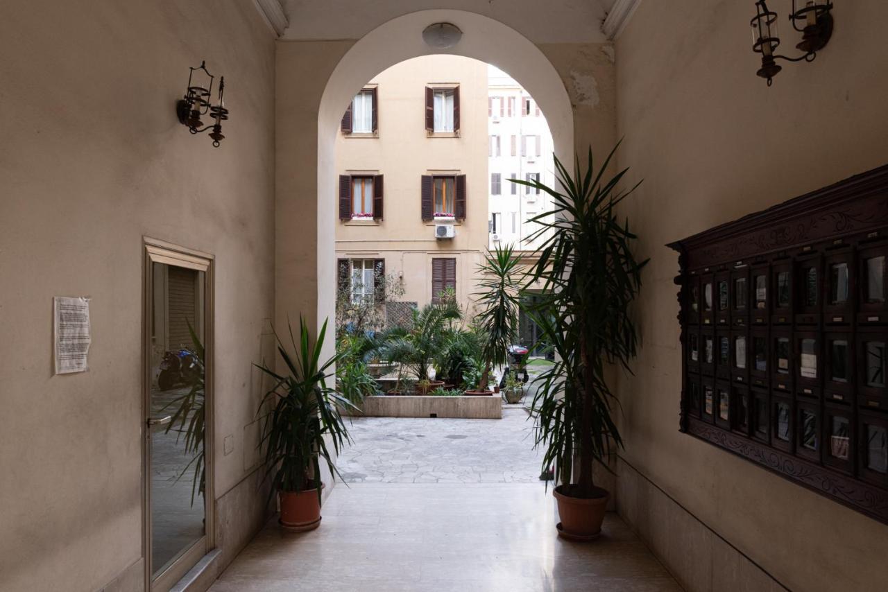 White And Hotel Rome