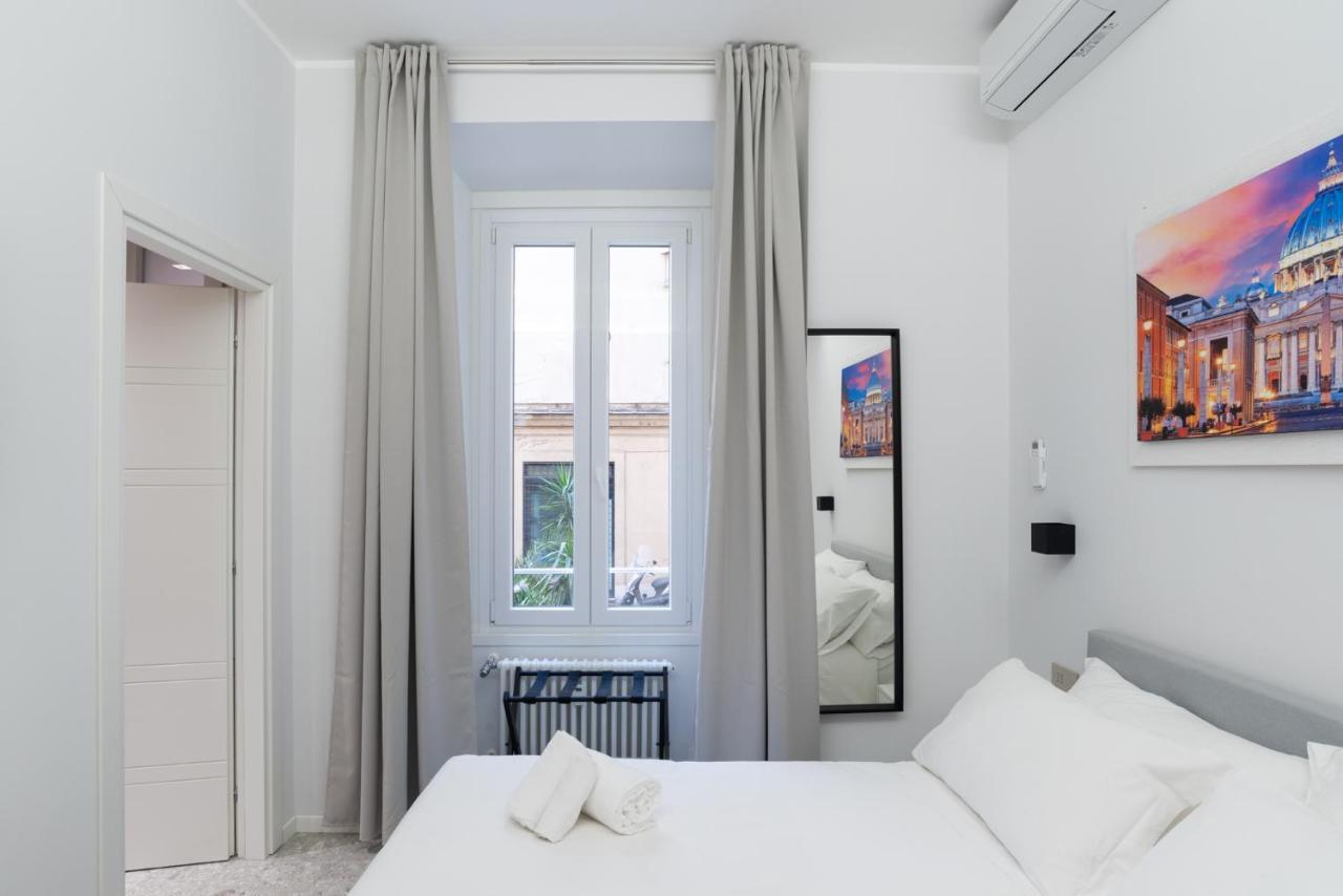 White And Hotel Rome