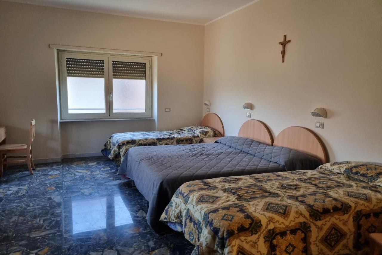 Palazzo Sant'antonio * Rome
