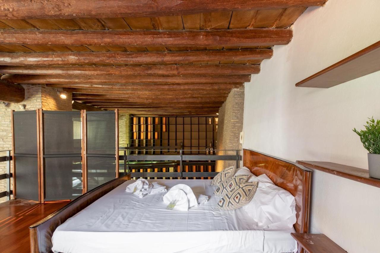 Apartment Santa Cecilia Loft Rome