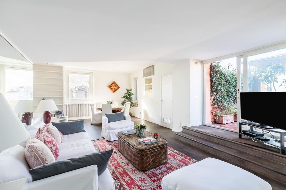 Pantheon Large Terrace Penthouse Rome