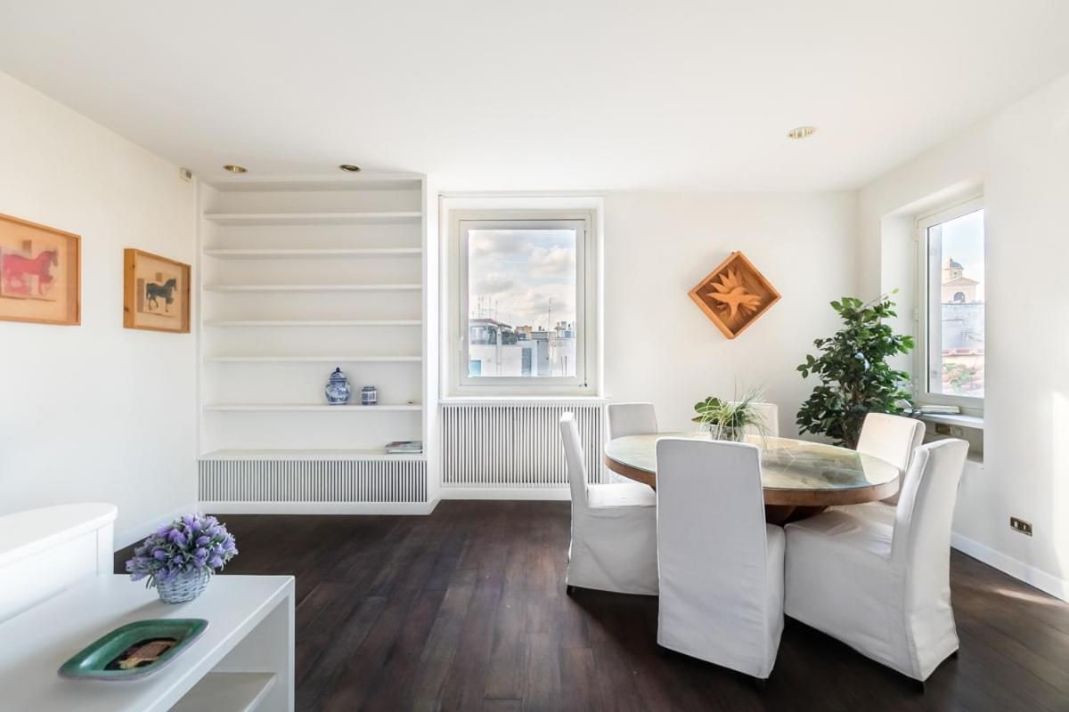 Pantheon Large Terrace Penthouse Apartment Rome