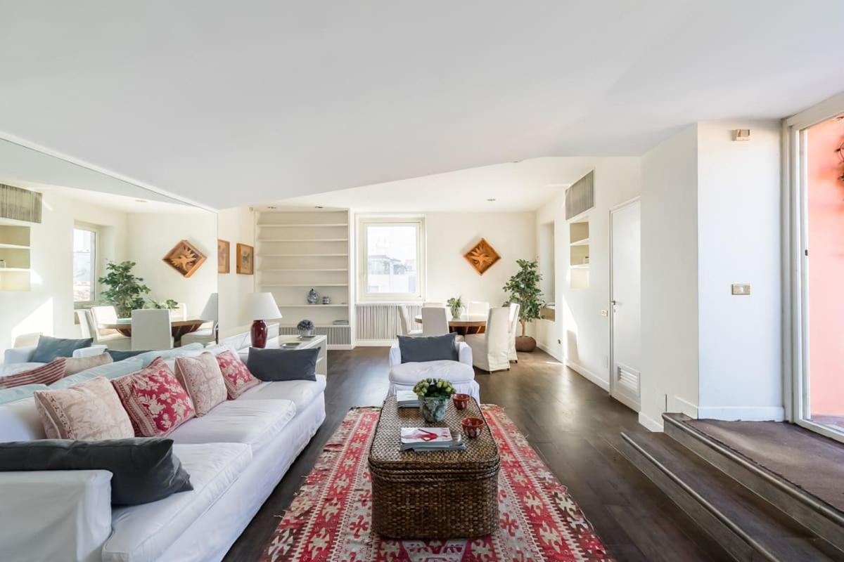 Pantheon Large Terrace Penthouse Apartment *
