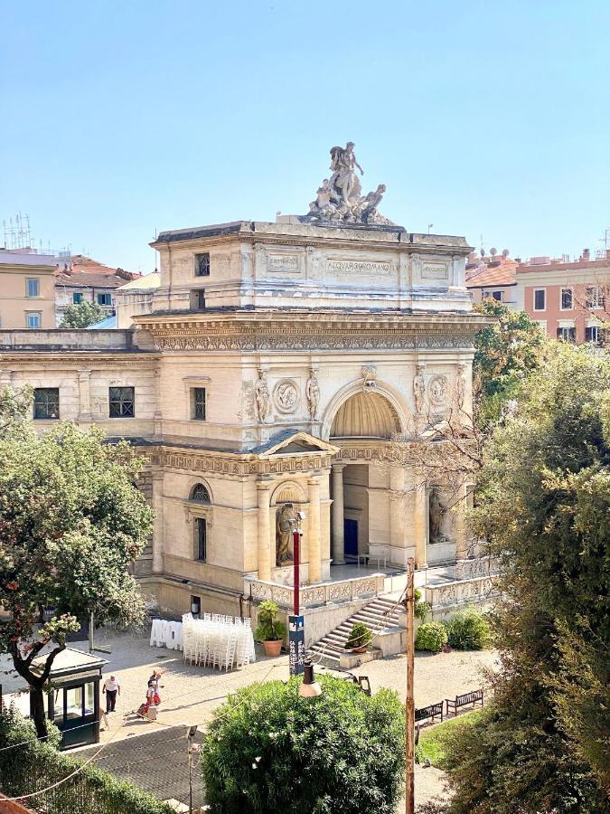 Upi-up Staying * Rome