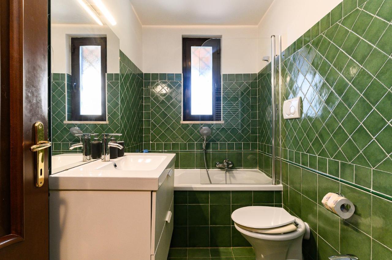 Cozy With Balcony By Ndp Rent Appartement Rome
