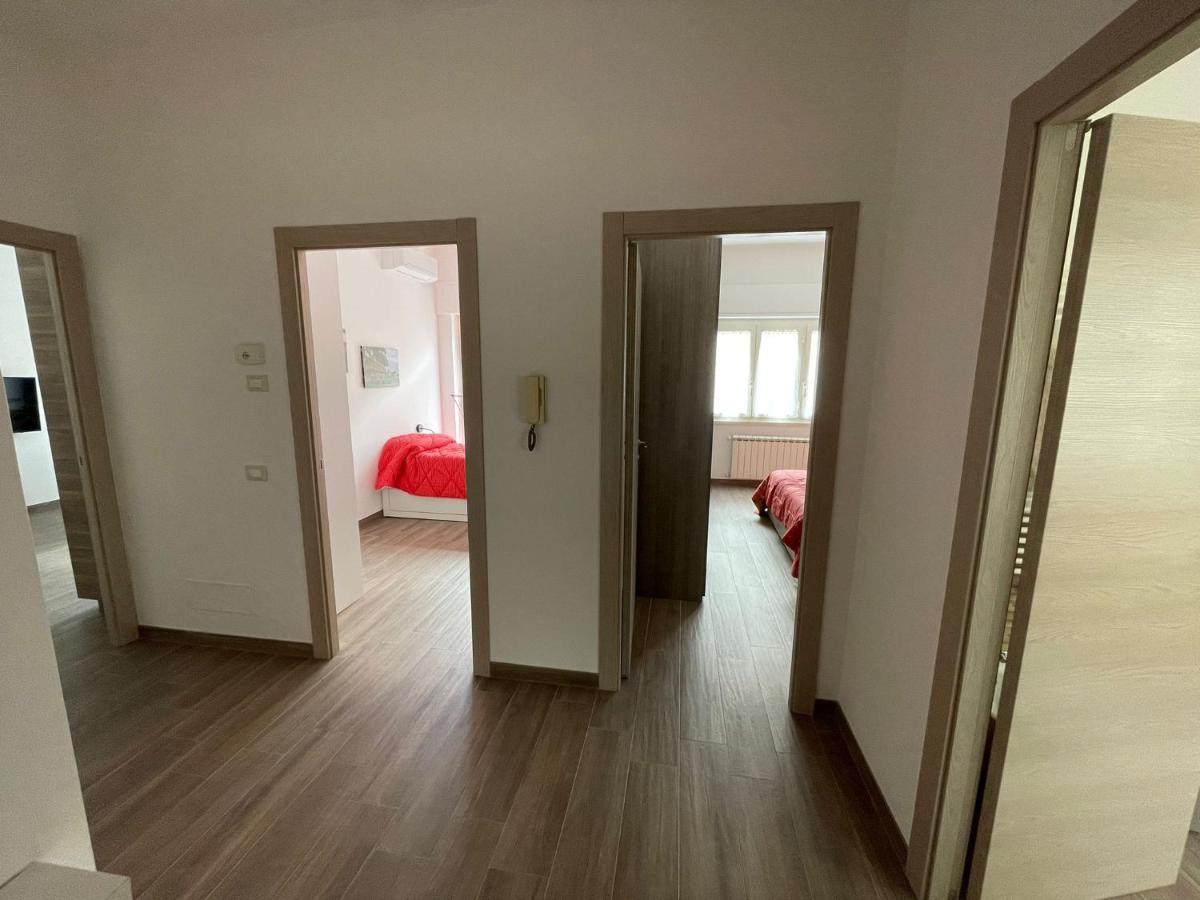 Apartment Comfort A Cinque Fermate Dal Centro Rome